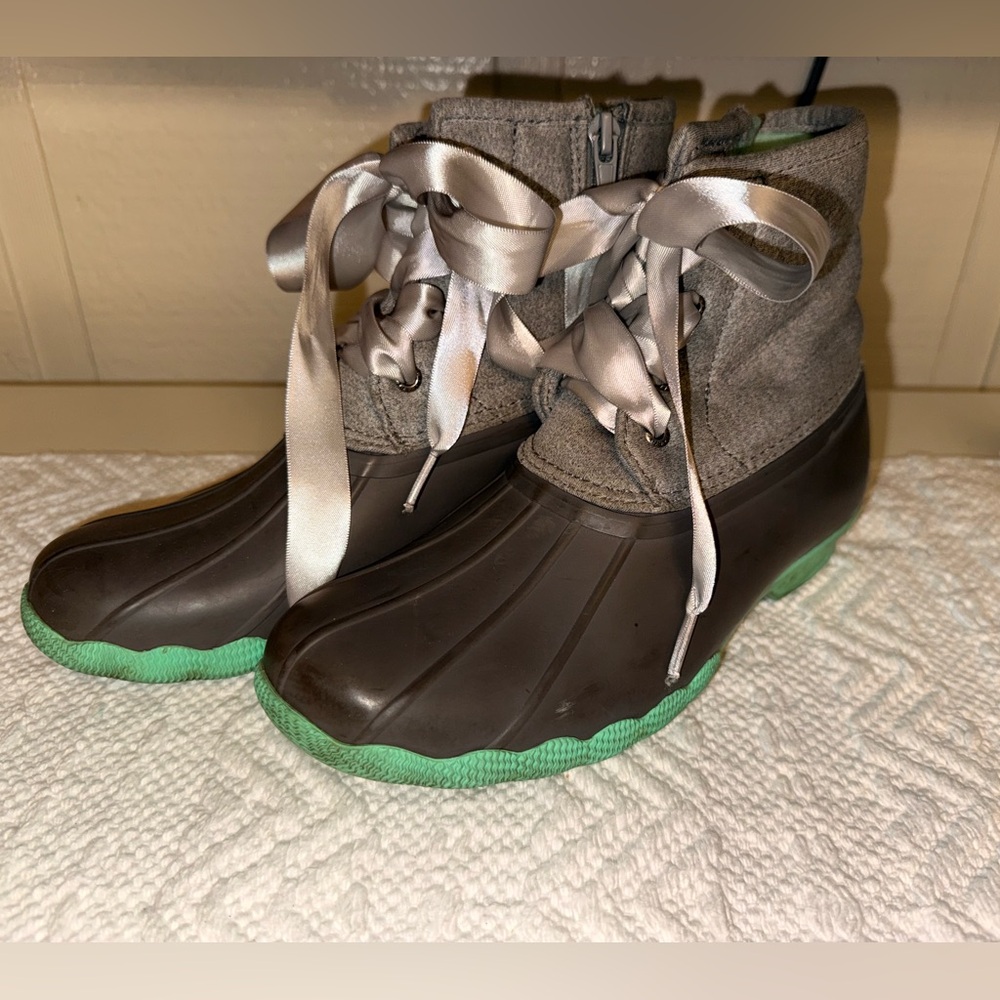 Stylish Kids Sperry Rain Boots with Satin Ribbon ties.